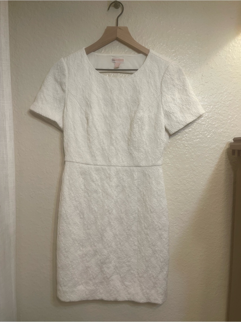 Chelsea28 White Textured Short-Sleeve Mini Dress